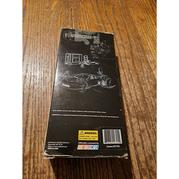 Vintage Team Caliber Motorworks 1:24 Scale NASCAR Pit Wagon Set 42745 in Box - Picture 4 of 4